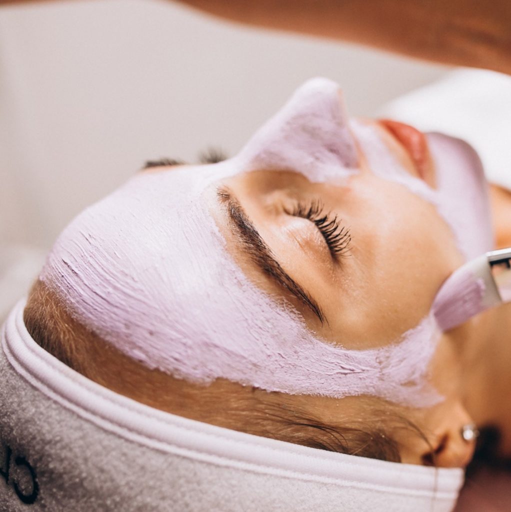 LEARN TO DO RELAXING FACIALS AT HOME